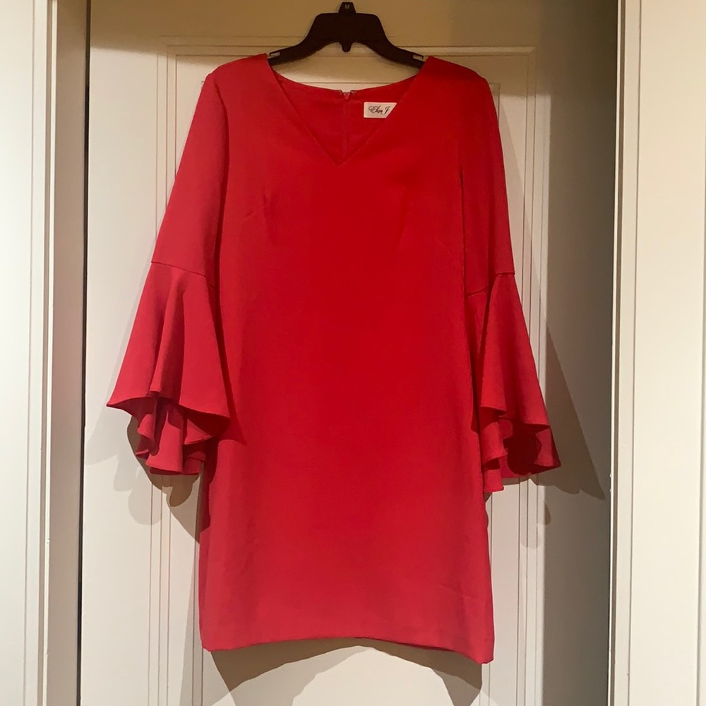 Beautiful size 6 Eliza J butterfly sleeved dress